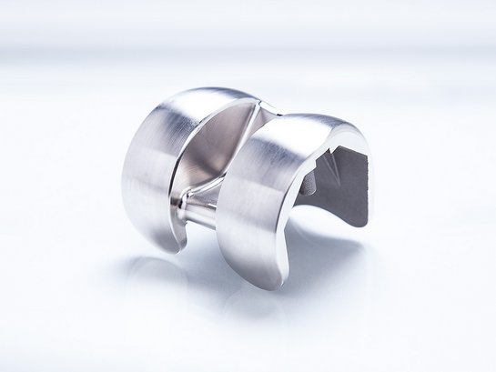 Knee joint before polishing with the surf finisher