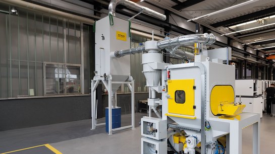  RWS 1200-I4-SAT2 for fully automatic de-flashing of thermoset components